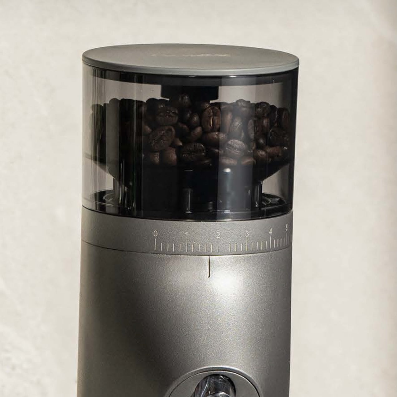 Gemilai G9010C hopper and grind adjustment dial close-up